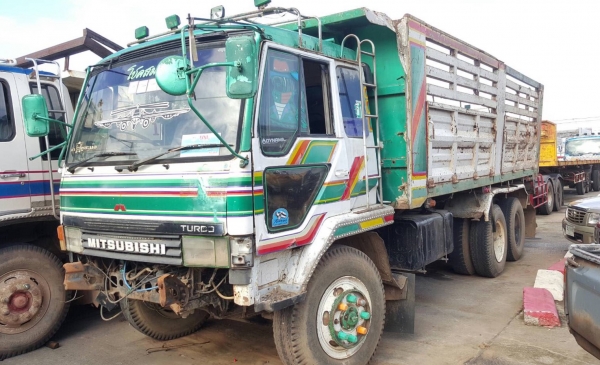 ขาย 10 ล้อดั้ม ไอ้หลง FN527M-TF2086 คัสซีสวยตลอดเส้น เครื่อง 6D16 เทอร์โบ 220 แรงม้า เกียร์ 10 สปีด เอกสารเล่มทะเบียนพร้อมโอนครับ