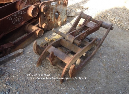 FROM JAPAN ขายถูกด่วนๆตัวคีบปากหนีบไม้ อุปกรณ์รองรับสำหรับรถขุดไซค์ 60,65,70 /สวมบูทสลัก 50 มิล/ ราคาเพียง 13,000 บาท สนใจรีบติดต่อ