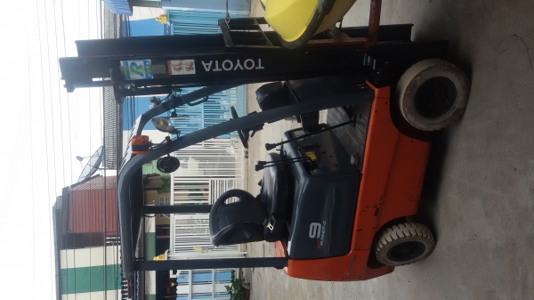 Toyota FORK LIFT 0.9ตัน เครื่องยนต์เบบบนซิล นำเข้าจากญี่ปุ่น แรงดี ติดง่าย พร้อมใช้งาน