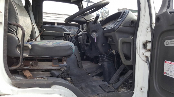 ขาย หัวลาก ISUZU DECA 270 EURO 2 ปี 47 พร้อมหางพื้นเรียบ 3 เพลายัด ลงเล่มแล้ว ยาว 12 เมตร กระทะล้อมีให้ครบ เอกสารเล่มทะเบียนพร้อมโอน