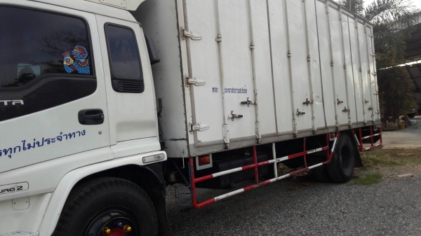 หกล้อ อีซูชุ Dega 200ยูโร2ปี49ช่วงยาว7.20ม บรรทุกตู้แห้งประตู10บาน สภาพดีสวยบางเดิมพร้อมใช้งาน ทะเบียนพร้อมโอน