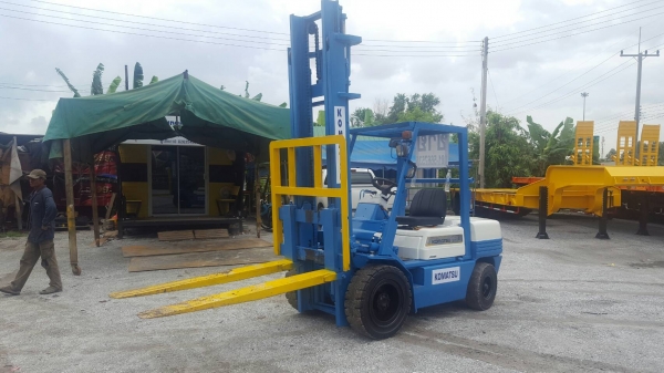 ขายยก3ตันเสา4.5เมตรชลบุรี