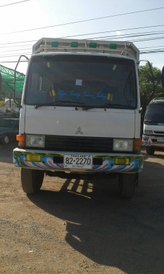 มิตซูบิชิ 10ล้อ พื้นเรียบ