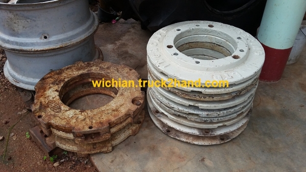 ขายแล้ว เวทถ่วงล้อหลังรถไถฟอ์ด เก่านอก 1ชุด 6แผ่นหนาหนักมาก สภาพสวยมาก ชุดละ15,000บาท.