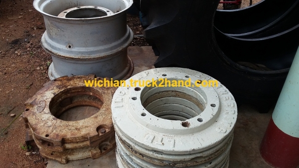 ขายแล้ว เวทถ่วงล้อหลังรถไถฟอ์ด เก่านอก 1ชุด 6แผ่นหนาหนักมาก สภาพสวยมาก ชุดละ15,000บาท.