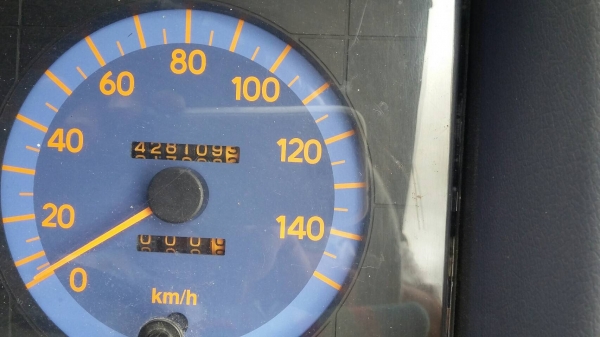 รถฮีโน่ 10 ล้อ ตู้เย็น  FL1J   210 แรงม้า. ปี 41.     สนใจติดต่อ  081 - 6079515