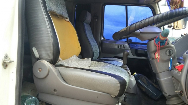 รถฮีโน่ 10 ล้อ ตู้เย็น  FL1J   210 แรงม้า. ปี 41.     สนใจติดต่อ  081 - 6079515