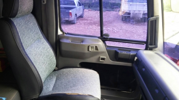 รถฮีโน่ 10 ล้อ ตู้เย็น  FL1J   210 แรงม้า. ปี 41.     สนใจติดต่อ  081 - 6079515