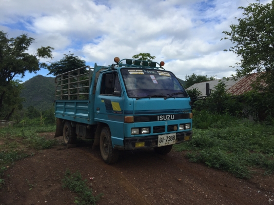 ขายรถสี่ล้อ เครื่อง 88 รถห้างแท้เครื่องดีครัชชีสวย