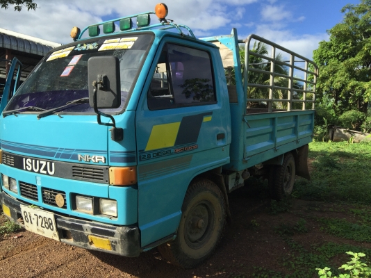 ขายรถสี่ล้อ เครื่อง 88 รถห้างแท้เครื่องดีครัชชีสวย