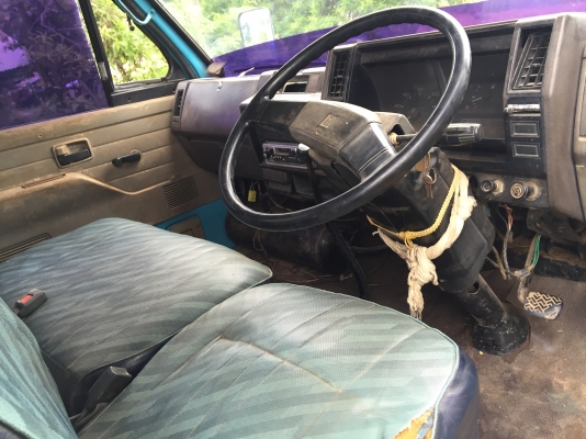 ขายรถสี่ล้อ เครื่อง 88 รถห้างแท้เครื่องดีครัชชีสวย