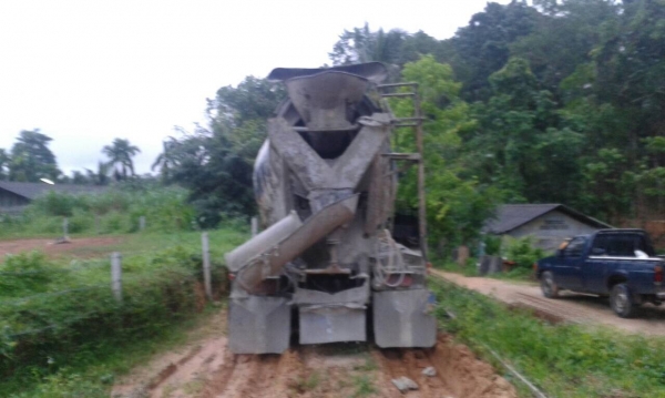 รถอีซูซุ  10  ล้อ โม่ปูน  270 แรงม้า.  ,  ( รถประกอบ. )     สนใจติดต่อ  081 - 6079515