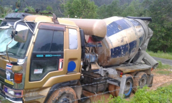 รถอีซูซุ  10  ล้อ โม่ปูน  270 แรงม้า.  ,  ( รถประกอบ. )     สนใจติดต่อ  081 - 6079515