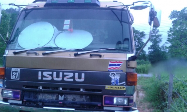 รถอีซูซุ  10  ล้อ โม่ปูน  270 แรงม้า.  ,  ( รถประกอบ. )     สนใจติดต่อ  081 - 6079515