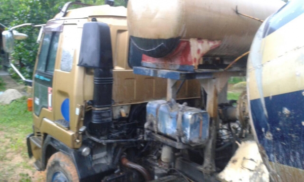 รถอีซูซุ  10  ล้อ โม่ปูน  270 แรงม้า.  ,  ( รถประกอบ. )     สนใจติดต่อ  081 - 6079515