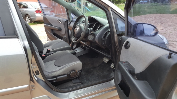 ขาย ฮอนด้า แจ๊ส ออโต้ ปี48 พร้อมลุยครับผม