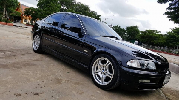 ขาย/แลก/เทริน์ BMW E46 318iA ปี 2001 มูนลูฟดูดาวได้ หายาก