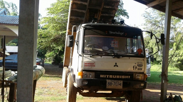 ขาย 10 ล้อดั้ม ไอ้หลง FN527M-A เครื่อง 6D16 195 แรงม้า เกียร์ 10 สปีด คัสซีสวยตลอดเส้น ทะเบียนพร้อมโอน