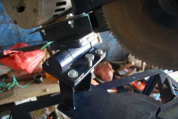 แท่นตัดอลูมิเนียม ตัดมุ้งลวด สันติจงเจริญ ไม่เกิน 50 กม.ส่งให้ฟรี ครับ แท่นตัดอลูมิเนียม ตัดมุ้งลวด สันติจงเจริญ ไม่เกิน 50 กม.ส่งให้ฟรี ครับ