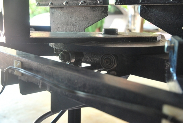 แท่นตัดอลูมิเนียม ตัดมุ้งลวด สันติจงเจริญ ไม่เกิน 50 กม.ส่งให้ฟรี ครับ แท่นตัดอลูมิเนียม ตัดมุ้งลวด สันติจงเจริญ ไม่เกิน 50 กม.ส่งให้ฟรี ครับ