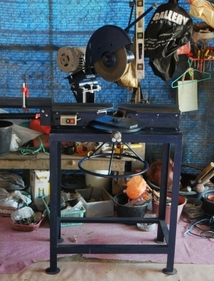 แท่นตัดอลูมิเนียม ตัดมุ้งลวด สันติจงเจริญ ไม่เกิน 50 กม.ส่งให้ฟรี ครับ