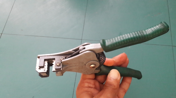 ขายคีมปอกสายไฟ APEX made in Japan.ใหม่เก่าเก็บสวย