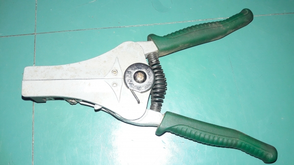 ขายคีมปอกสายไฟ APEX made in Japan.ใหม่เก่าเก็บสวย