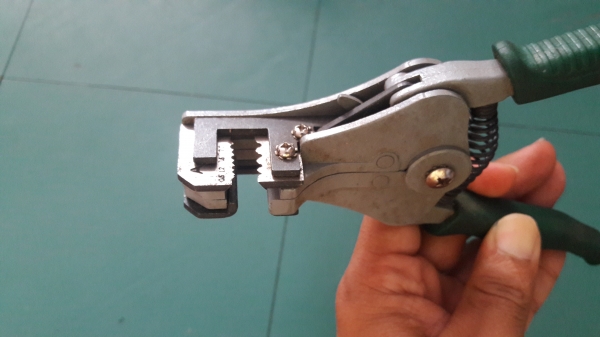 ขายคีมปอกสายไฟ APEX made in Japan.ใหม่เก่าเก็บสวย