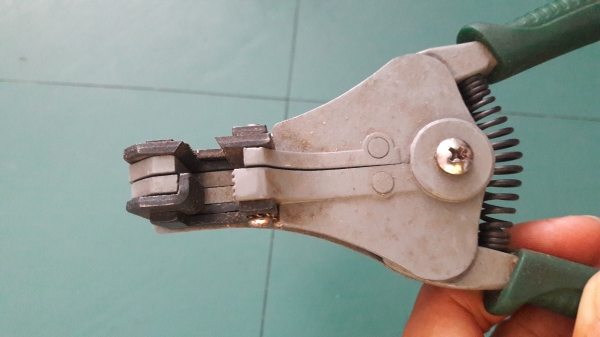 ขายคีมปอกสายไฟ APEX made in Japan.ใหม่เก่าเก็บสวย