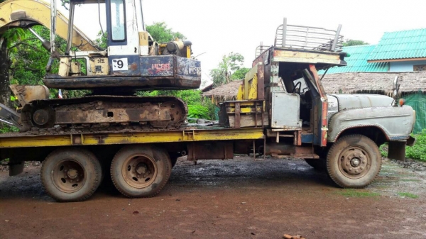 ขาย เทนเลอร์ 10 ล้อ หัวยาว เพลาเดียว เครื่อง 6BD1 165 แรงม้า เล่มทะเบียนครบ