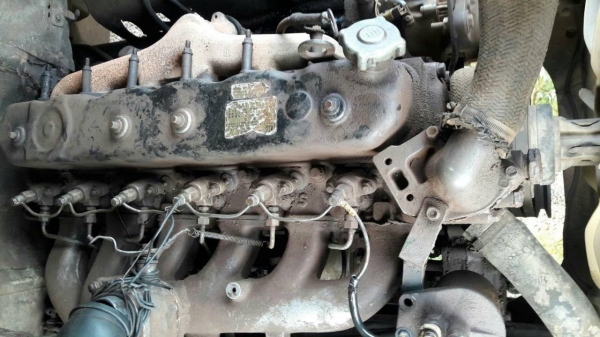 ขาย เทนเลอร์ 10 ล้อ หัวยาว เพลาเดียว เครื่อง 6BD1 165 แรงม้า เล่มทะเบียนครบ