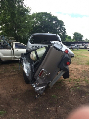 ซากไททั่น 4 ประตูถอดเเยกขายอะไหลทุกอย่างทั้งคันมีหลายรุ่นเก๋งเเละกระบะถอดเเยกขายทุกคัน