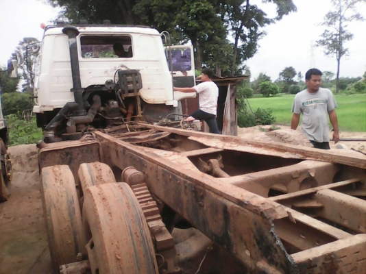 ขาย10ล้อ2เพลา นีสสันยูดี 220แรงโบเบรคทรีปฟี่