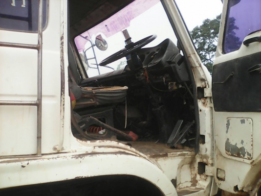 ขาย10ล้อ2เพลา นีสสันยูดี 220แรงโบเบรคทรีปฟี่