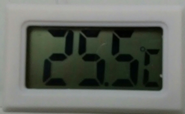 เครื่องวัดอุณหภูมิดิจิตอลจอแอลซีดี จอแอลซีดีแบบอินไลน์ความทนชื้น สายหัววัดต่อไปยาว 1 เมตร ช่วงอุณหภูมิ: - 50 ~ 110