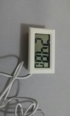 เครื่องวัดอุณหภูมิดิจิตอลจอแอลซีดี จอแอลซีดีแบบอินไลน์ความทนชื้น สายหัววัดต่อไปยาว 1 เมตร ช่วงอุณหภูมิ: - 50 ~ 110