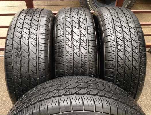 ยาง Michelin 265 65 17 ปลายปี14 ดอกเต็ม ไม่มีปะ ราคาไม่แพง