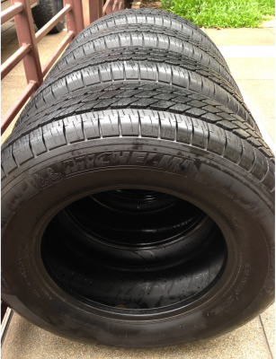 ยาง Michelin 265 65 17 ปลายปี14 ดอกเต็ม ไม่มีปะ ราคาไม่แพง