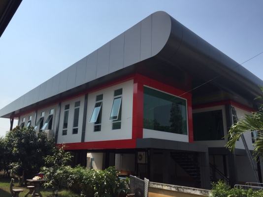 รับงาน โครงสร้างเหล็ก จากประสบการณ์มากกว่า 18 ปีในธุรกิจการติดตั้งผลิตภัณฑ์ เหล็กโครงสร้าง อลูมิเนียม กระจก และเป็น   ผู้รับเหมาให้กับ บริษัท ชั้นนำในวงการ ด้าน  อลูมิเนียม  ทั้งระบบ   Curtainwall System ,   Spider System และระบบ ประตู หน้าต่าง