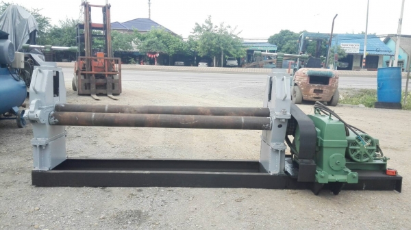 Sell> ขายเครื่องม้วนเหล็กแผ่น สร้างใหม่ยังไม่เคยใช้งาน หน้ากว้าง 5 ฟุต 150 CM. ม้วนหนาไม่เกิน 4 มิล เครื่องสวย เกียร์แข็งแรง พร้อมใช้งาน