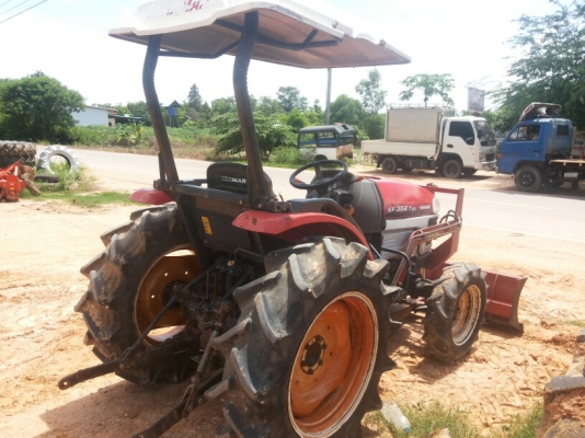 รถแทรกเตอร์ยันม่าร์