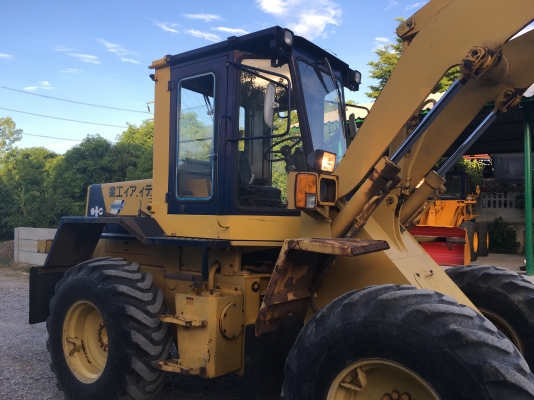 ขายรถตัก Komatsu WA 100-1 รถนอกนำเข้าจากญี่ปุ่น100\% ยังไม่เคยใช้งานในเมืองไทย สภาพสวยมากๆ พร้อมใช้งาน ราคาถูกมากๆ  081-9485494