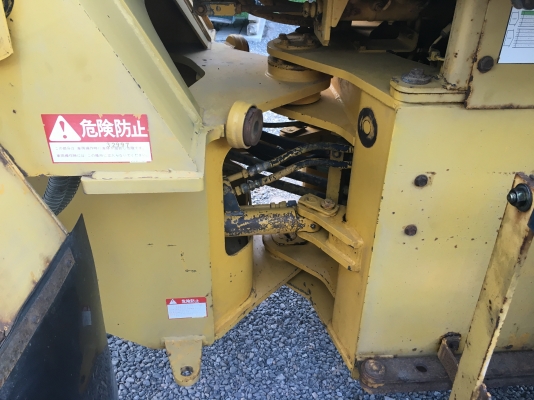 ขายรถตัก Komatsu WA 100-1 รถนอกนำเข้าจากญี่ปุ่น100\% ยังไม่เคยใช้งานในเมืองไทย สภาพสวยมากๆ พร้อมใช้งาน ราคาถูกมากๆ  081-9485494