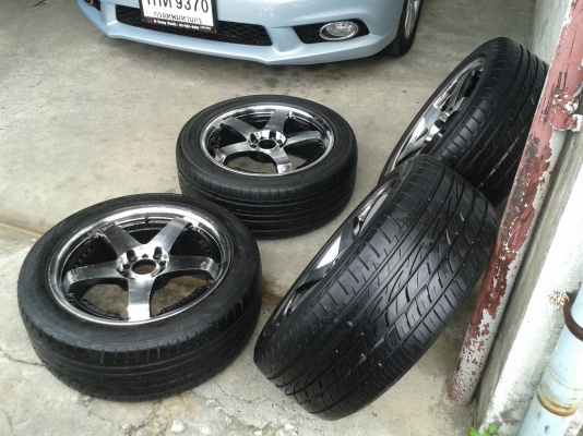 ขอบ17นิ้ว5รู100/114 พร้อมยาง สวยๆ 4 ล้อ ราคา 7500 บาท