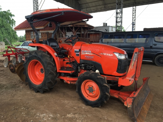 ขายรถไถคูโบต้า L3608SPราคา375000บาท  มีไบมีดตราช้าง และผานบุกเบิกตราช้างหนึ่งอัน ไมร์445ช ม พร้อมใช้งานสายๆครับสนใจ โทร0813655997 อำพร พาเจริญ ต วังบัว อ คลองขลุง จ กำแพงเพชร