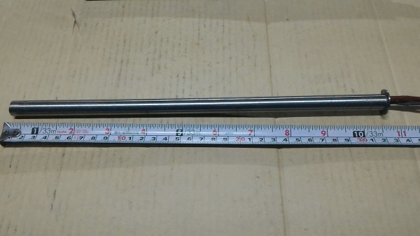 ฮีตเตอร์แท่งกลมโต 10-12 มม. ขนาด 750 W. ใช้ให้ความร้อนได้เอนกประสงค์ แท่นความร้อนแช่น้ำได้