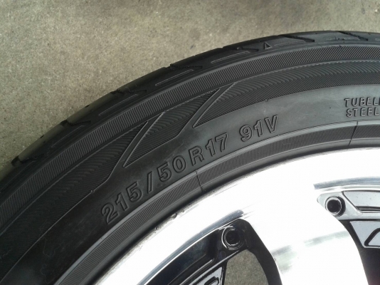 ขอบ17นิ้ว5รู100/114 พร้อมยาง สวยๆ 4 ล้อ ราคา 7500 บาท