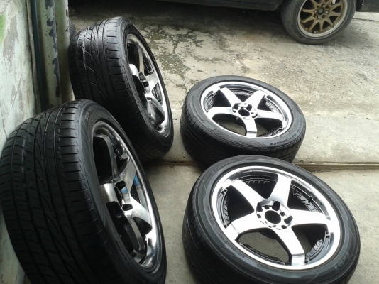 ขอบ17นิ้ว5รู100/114 พร้อมยาง สวยๆ 4 ล้อ ราคา 7500 บาท