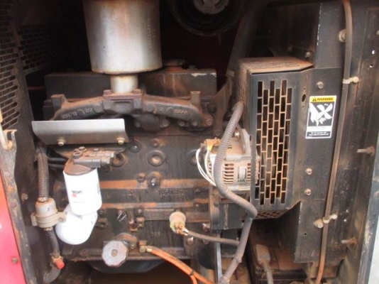 ขายตู้เชื่อมเครื่องยนต์ขนาด575แอมเชื่อมเหล็กหนามี4เครื่อง