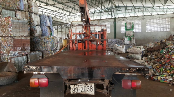 ขาย 6 ล้อ HINO MEGA ปี 47 ติดเครน 3.5 ตัน 4 ปลอก เครื่อง JO5C 145 แรงม้า กระบะยาว 5.50 เมตร ทะเบียนพร้อมโอน ขาย 6 ล้อ HINO MEGA ปี 47 ติดเครน 3.5 ตัน 4 ปลอก เครื่อง JO5C 145 แรงม้า กระบะยาว 5.50 เมตร ทะเบียนพร้อมโอน